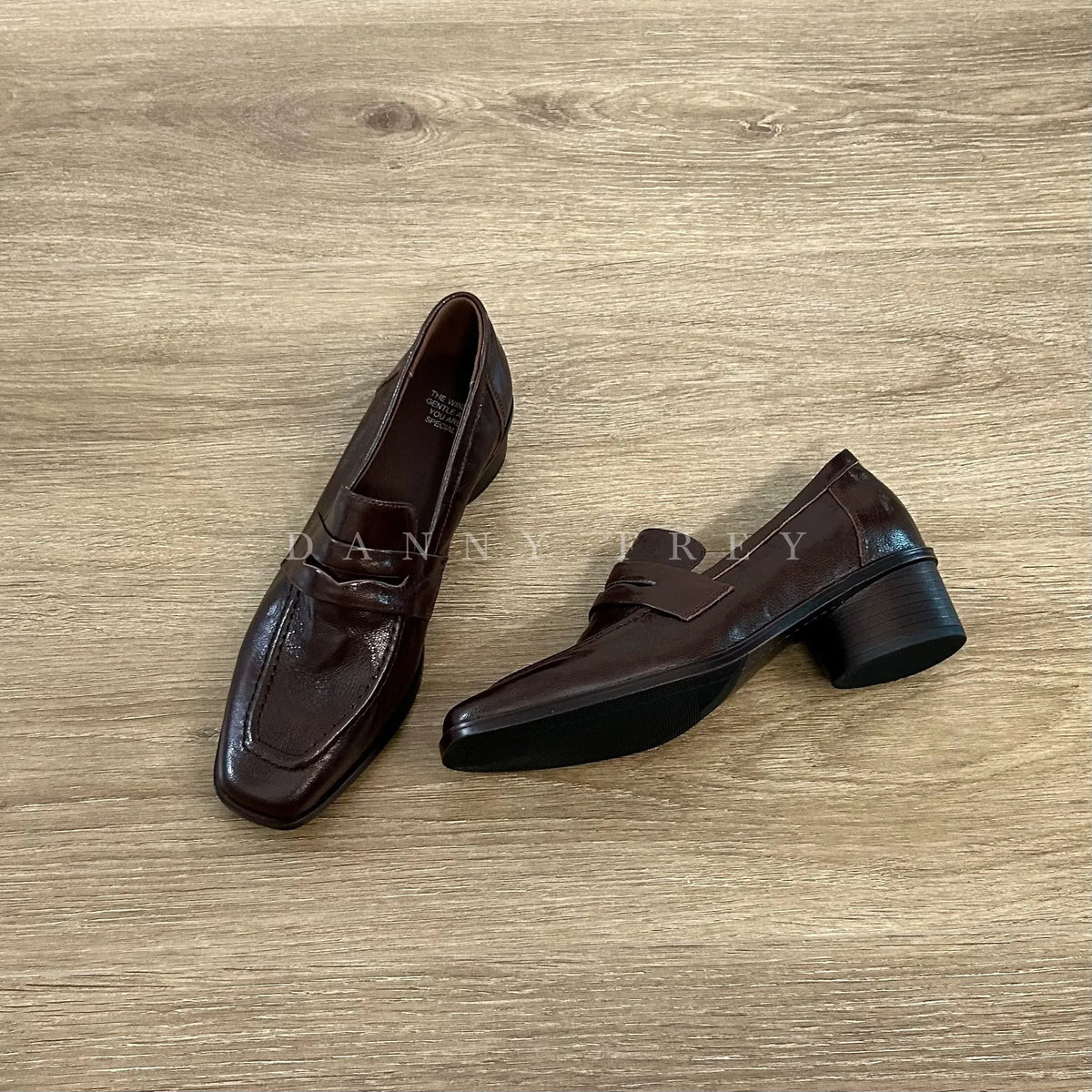 Trendy Work Shoes Women's Slip-On Loafers Artistic Style High Intelligence Sensation British Style Square Head Thick Heel Lea...