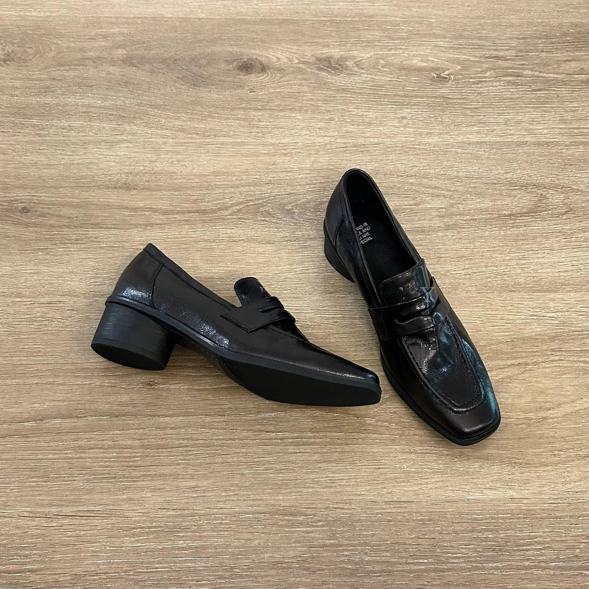 Trendy Work Shoes Women's Slip-On Loafers Artistic Style High Intelligence Sensation British Style Square Head Thick Heel Lea...