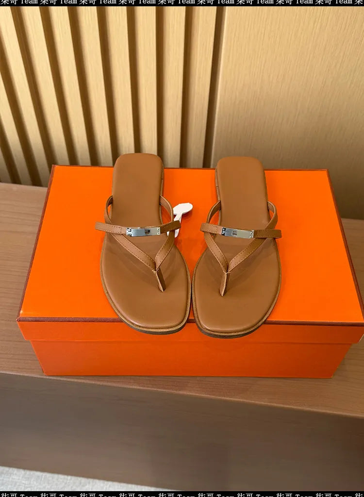 Summer 2026 Women's Casual Metal Lock Buckle Sandals Thong Slippers with Strap for Outdoor Beach Vacation Flat Heel Shoes
