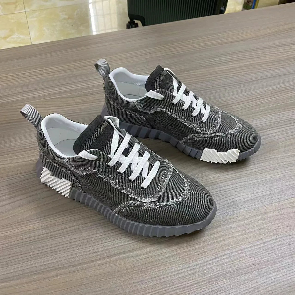 New 2026 Men's Casual Shoes Denim Wear-Resistant Fashionable Couple Style Sports Shoes Anti-Slip Lightweight Comfortable Rubb...
