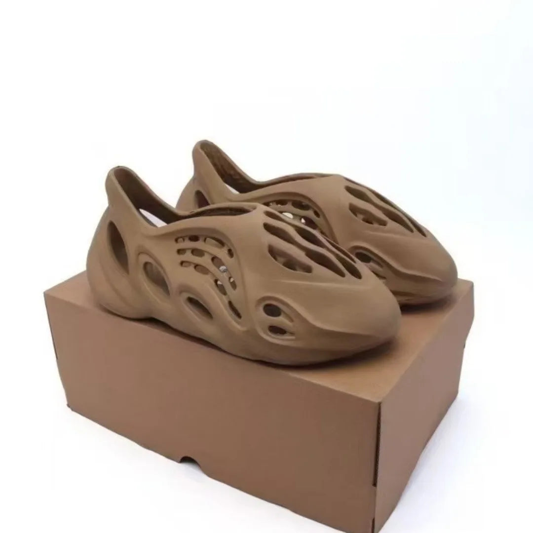 Casual Hollow out Thick Heel Couple Sandals Beach Outdoor Slippers Men Women Breathable Flip Flops Leather Upper Rubber Sole