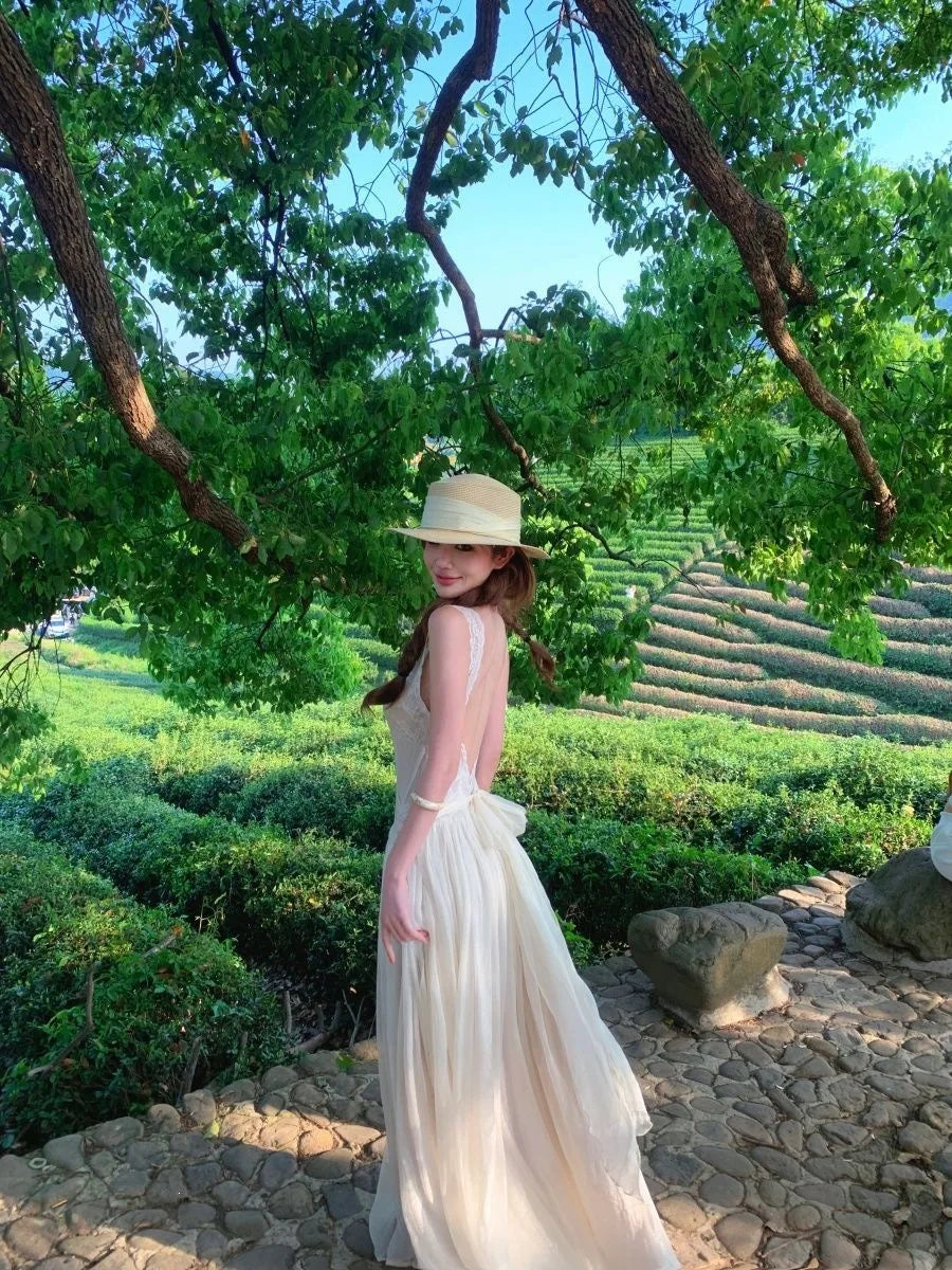 Elegant Lace Backless Strap Dress Women's Gentle Vacation Style Long Dress Sexy Beach Holiday Dress Polyester Fabric High Wai...