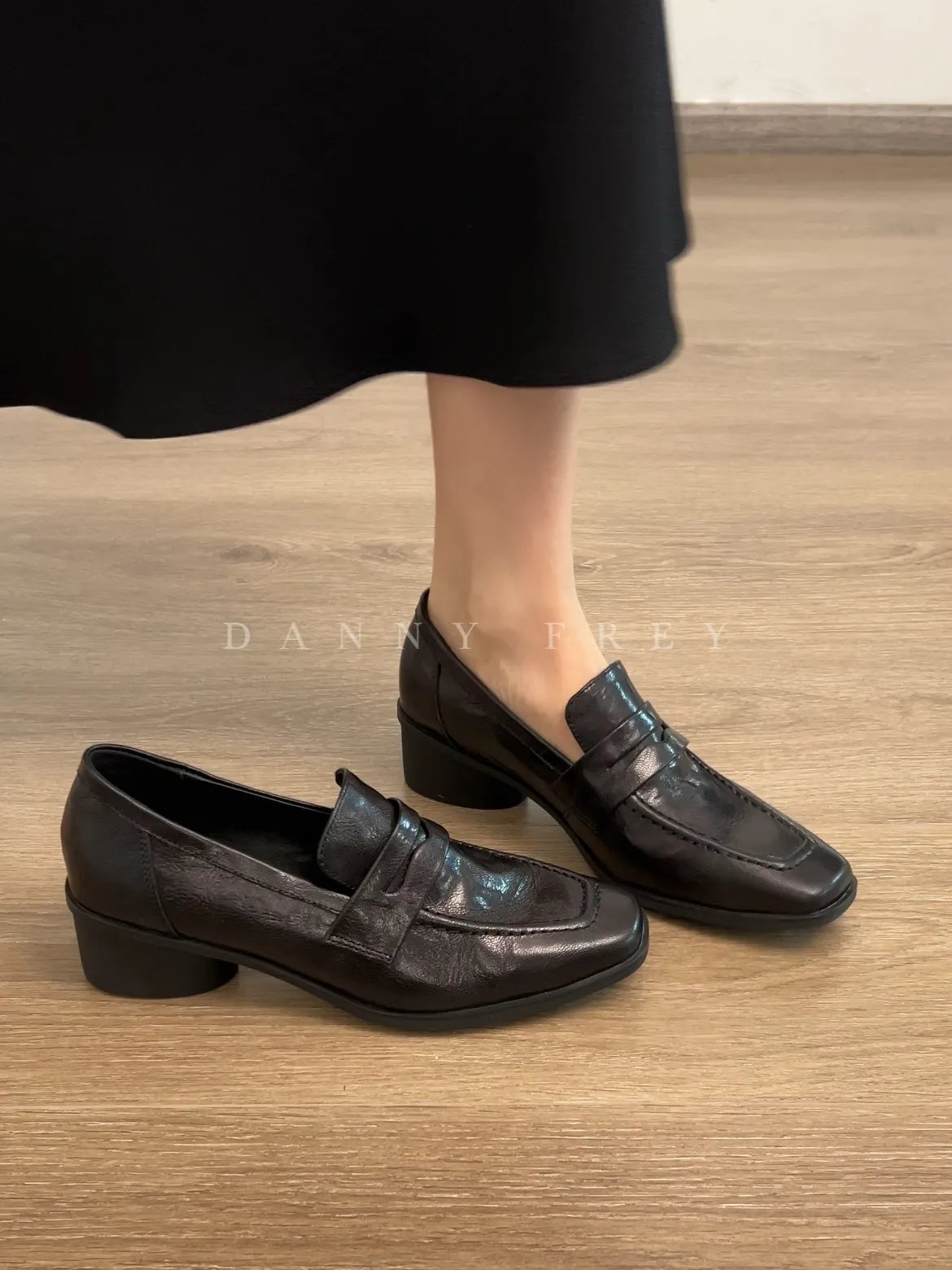 Trendy Work Shoes Women's Slip-On Loafers Artistic Style High Intelligence Sensation British Style Square Head Thick Heel Lea...
