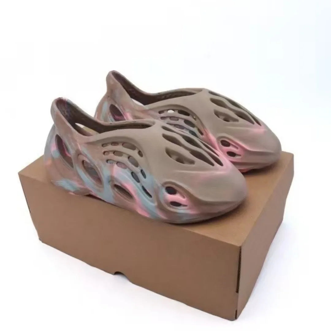 Casual Hollow out Thick Heel Couple Sandals Beach Outdoor Slippers Men Women Breathable Flip Flops Leather Upper Rubber Sole