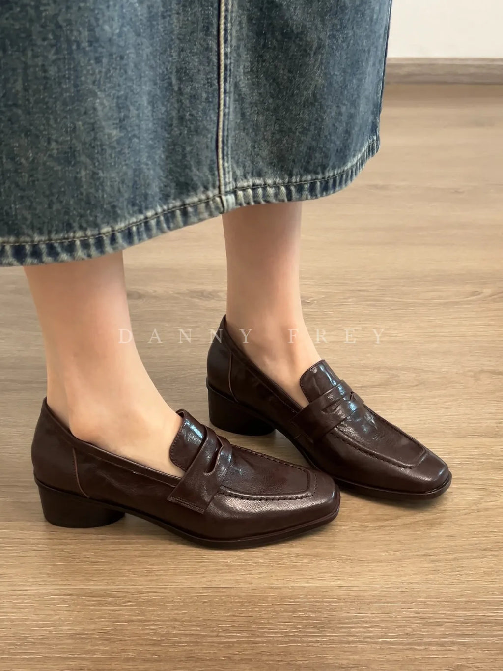 Trendy Work Shoes Women's Slip-On Loafers Artistic Style High Intelligence Sensation British Style Square Head Thick Heel Lea...