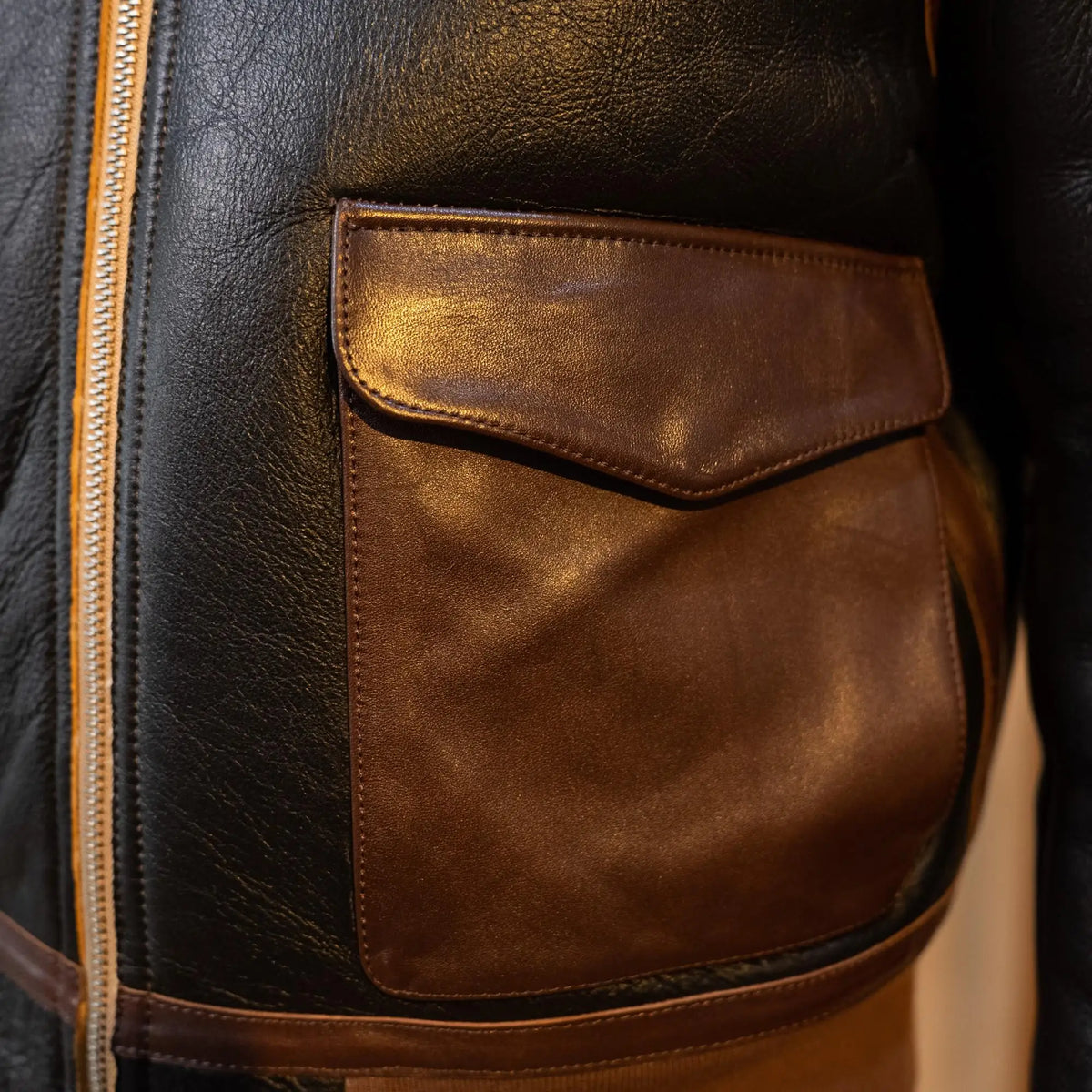 Men's Genuine Sheepskin Shearling Jacket A2 Flight Style Black Brown Fur Collar Winter Bomber Pilot Coat Thick Warm Jacket