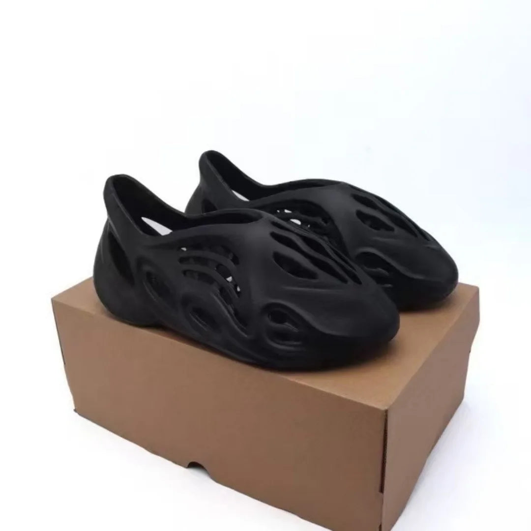 Casual Hollow out Thick Heel Couple Sandals Beach Outdoor Slippers Men Women Breathable Flip Flops Leather Upper Rubber Sole