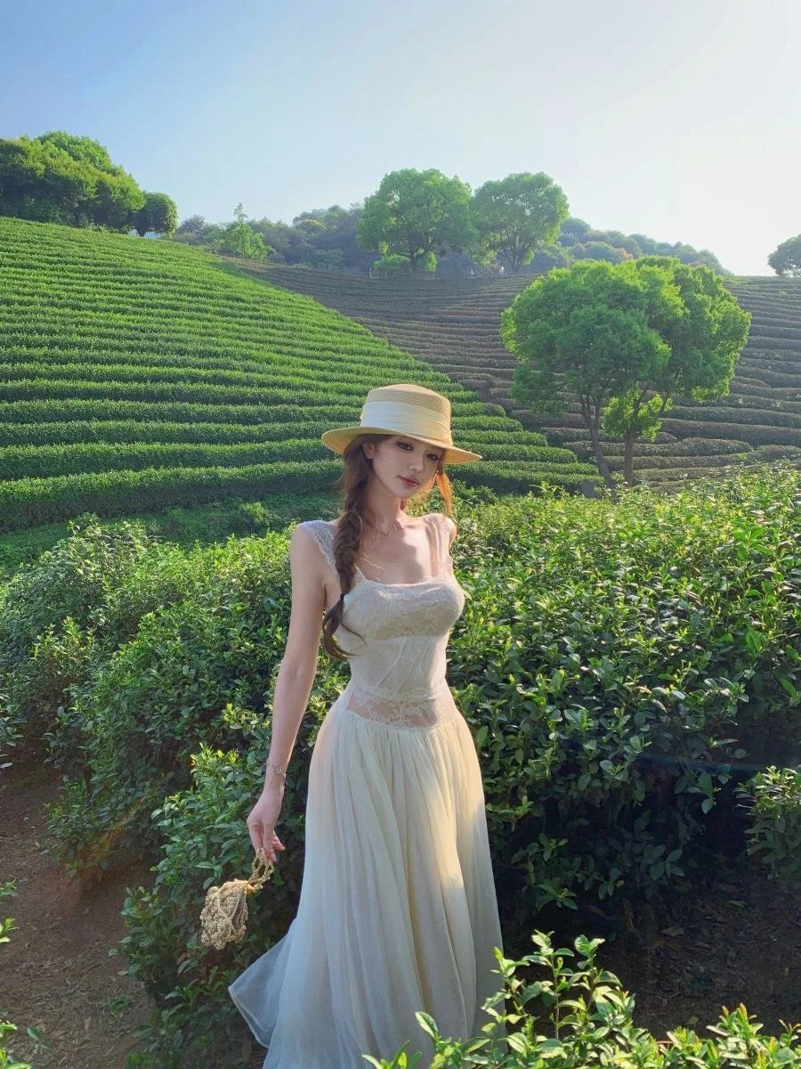 Elegant Lace Backless Strap Dress Women's Gentle Vacation Style Long Dress Sexy Beach Holiday Dress Polyester Fabric High Wai...