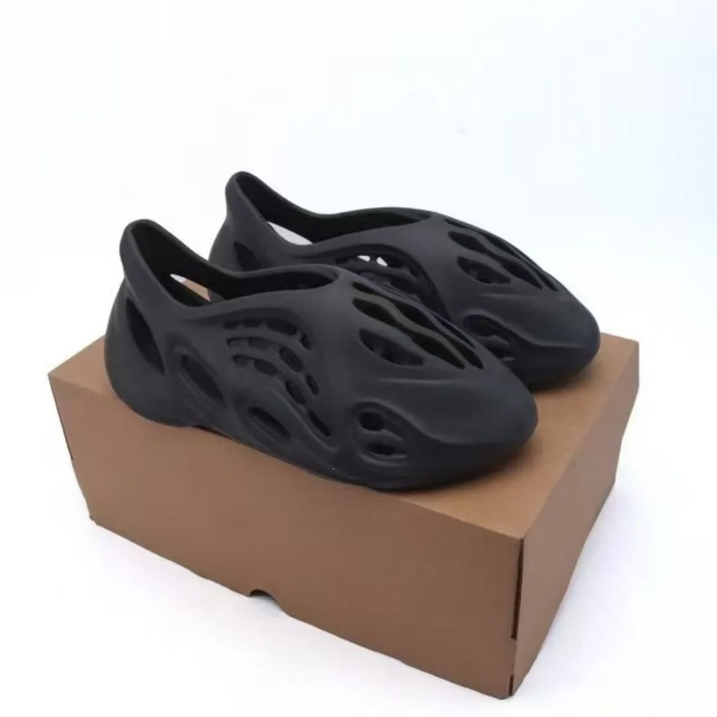 Casual Hollow out Thick Heel Couple Sandals Beach Outdoor Slippers Men Women Breathable Flip Flops Leather Upper Rubber Sole