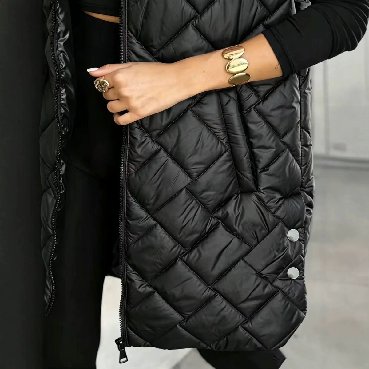 plus Size Women's Casual Hooded Vest Polyester Fabric Street Style Straight Cut Long Sleeve Zipper Closure Fashionable Outerwear