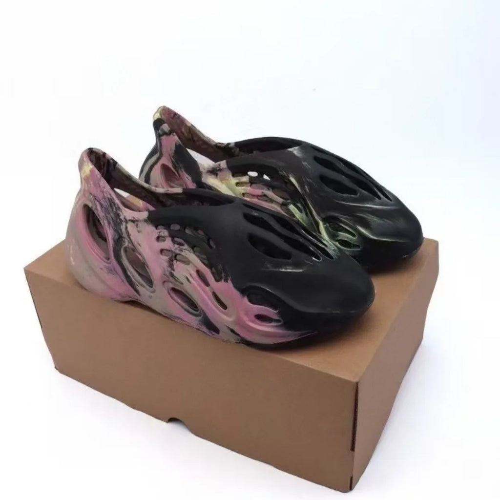 Casual Hollow out Thick Heel Couple Sandals Beach Outdoor Slippers Men Women Breathable Flip Flops Leather Upper Rubber Sole