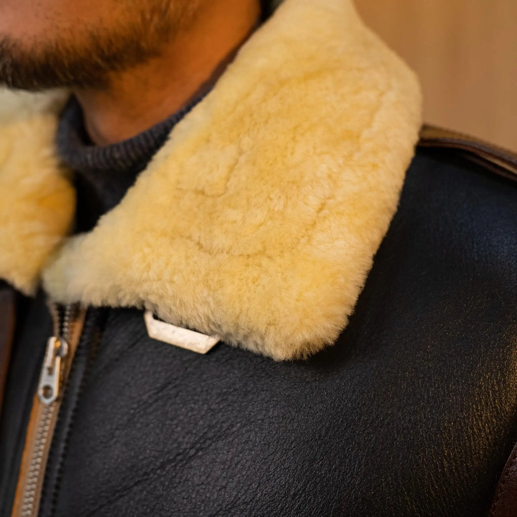 Men's Genuine Sheepskin Shearling Jacket A2 Flight Style Black Brown Fur Collar Winter Bomber Pilot Coat Thick Warm Jacket