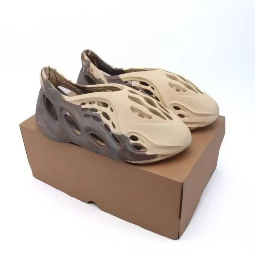Casual Hollow out Thick Heel Couple Sandals Beach Outdoor Slippers Men Women Breathable Flip Flops Leather Upper Rubber Sole