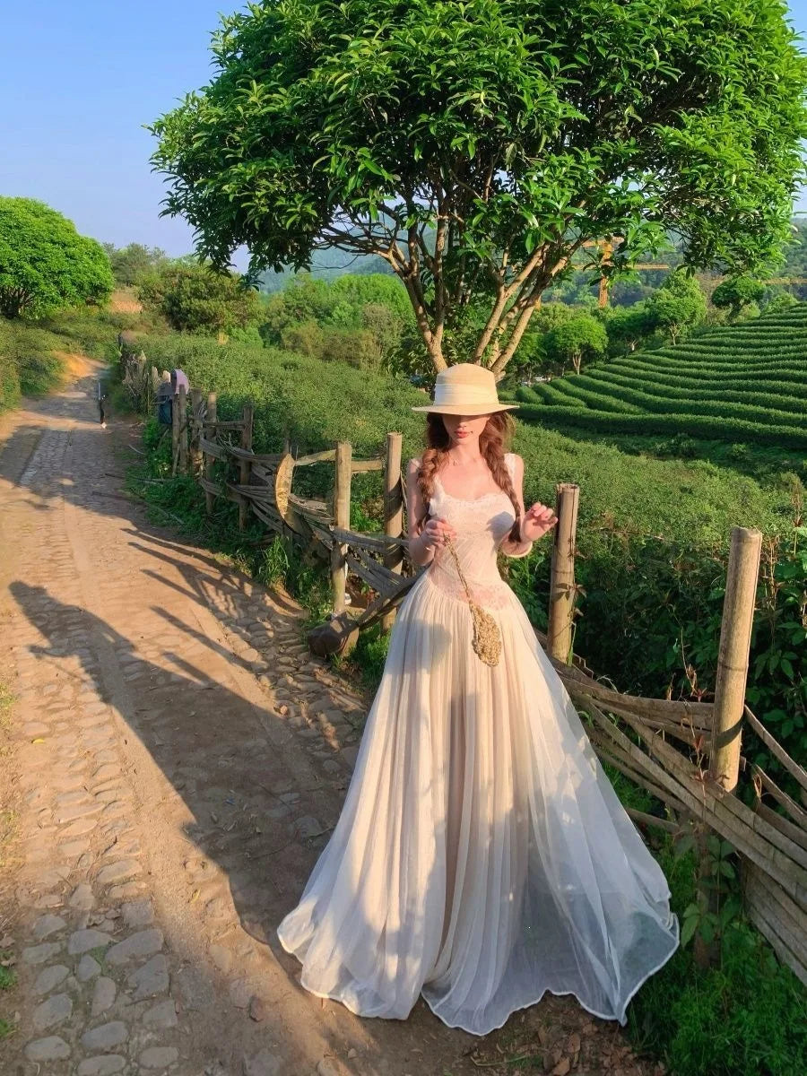 Elegant Lace Backless Strap Dress Women's Gentle Vacation Style Long Dress Sexy Beach Holiday Dress Polyester Fabric High Wai...
