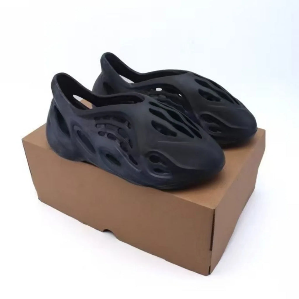 Casual Hollow out Thick Heel Couple Sandals Beach Outdoor Slippers Men Women Breathable Flip Flops Leather Upper Rubber Sole