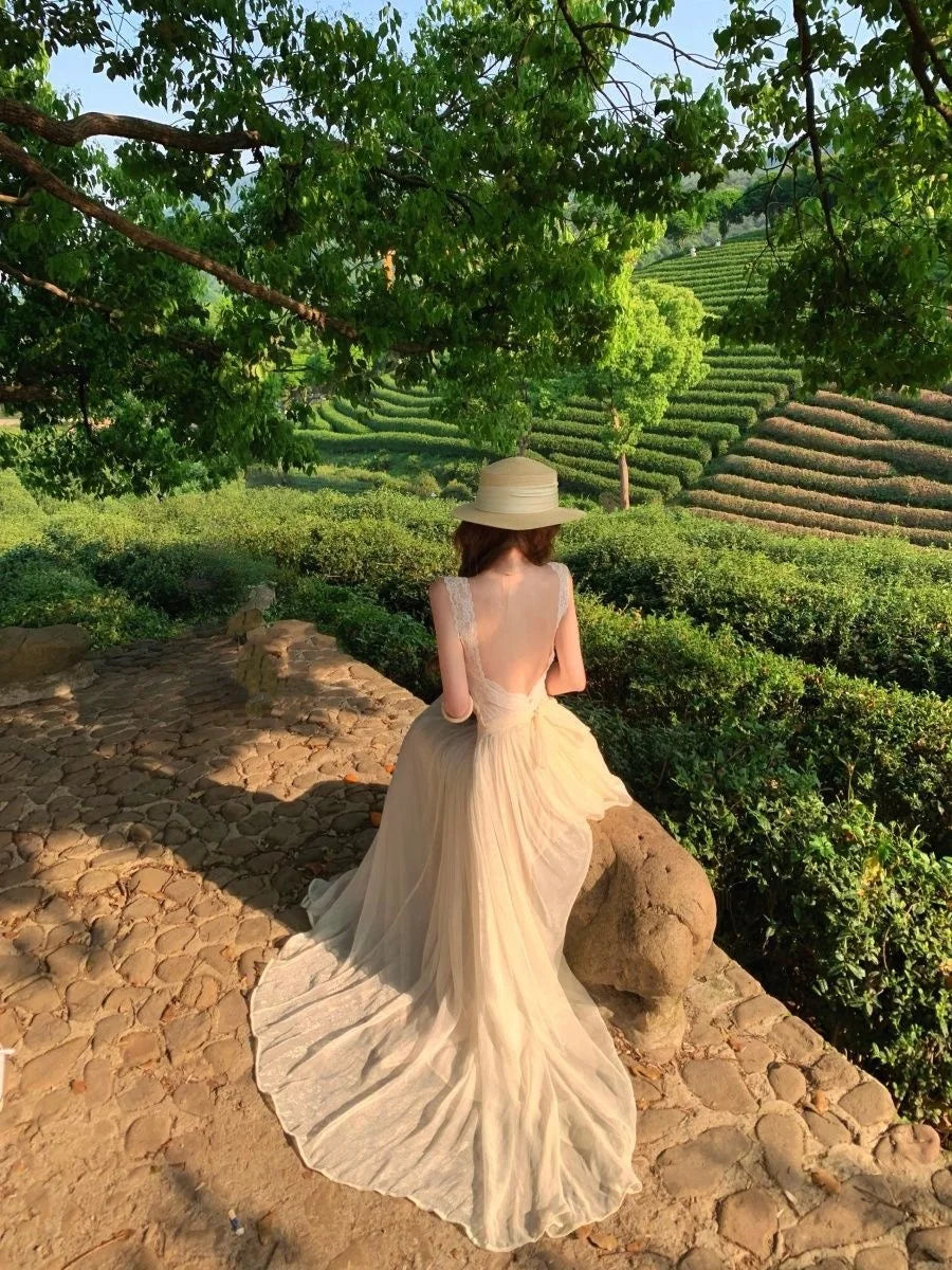 Elegant Lace Backless Strap Dress Women's Gentle Vacation Style Long Dress Sexy Beach Holiday Dress Polyester Fabric High Wai...