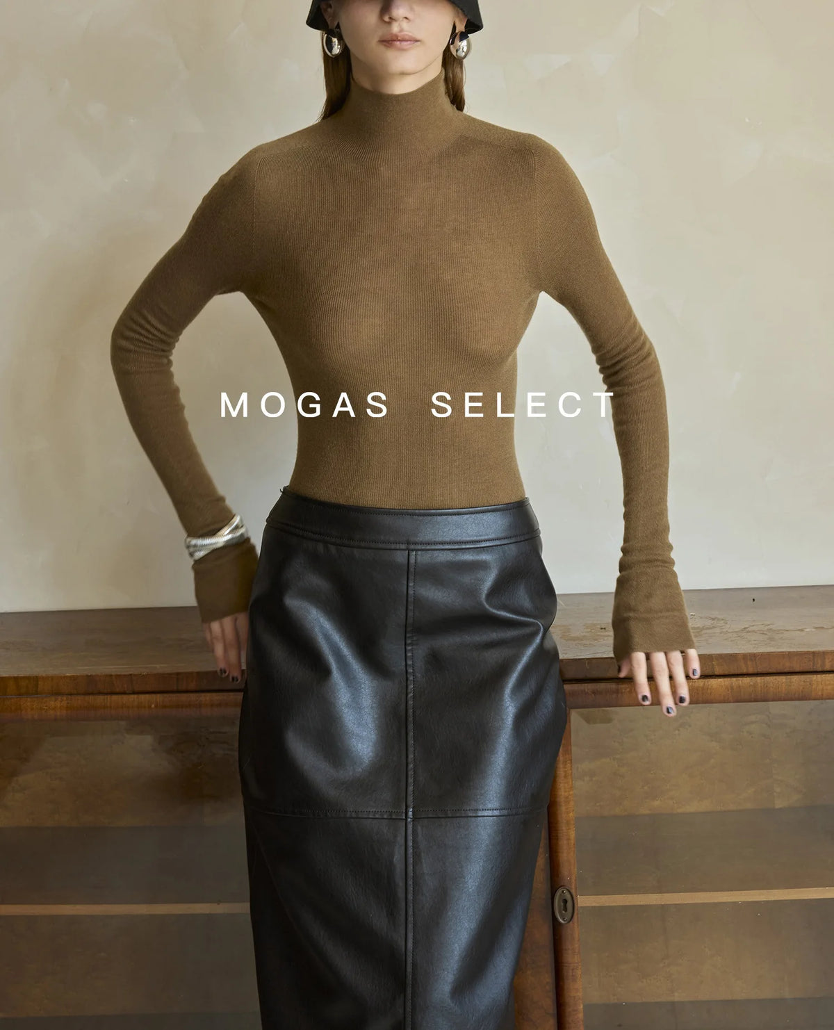 Mogas Luxury Cashmere Silk Seamless One-Shoulder Knitted Sweater Women's Autumn Winter Base Layer Fashionable Business Commut...