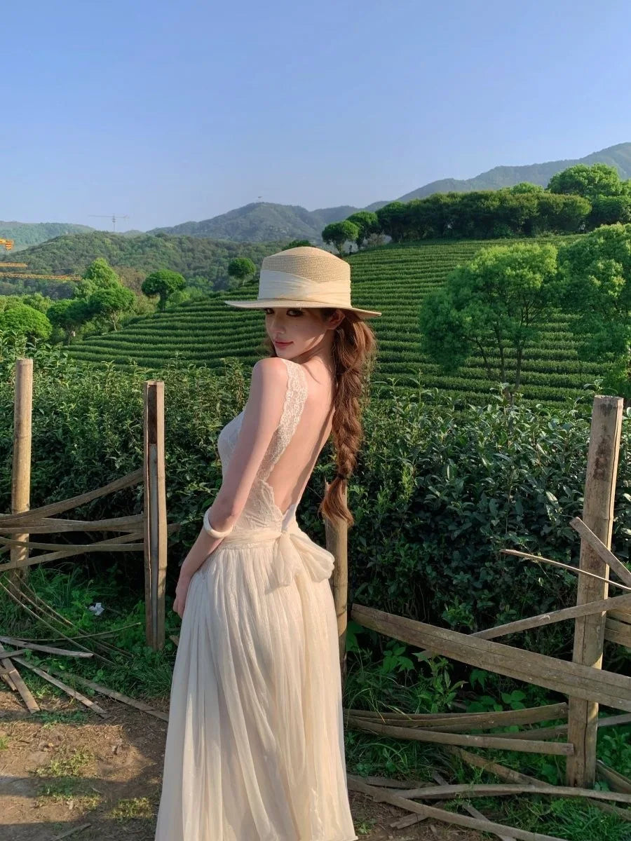 Elegant Lace Backless Strap Dress Women's Gentle Vacation Style Long Dress Sexy Beach Holiday Dress Polyester Fabric High Wai...