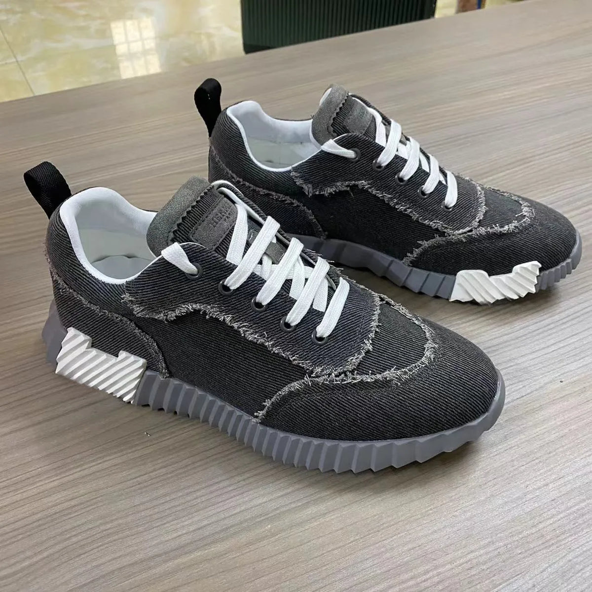 New 2026 Men's Casual Shoes Denim Wear-Resistant Fashionable Couple Style Sports Shoes Anti-Slip Lightweight Comfortable Rubb...
