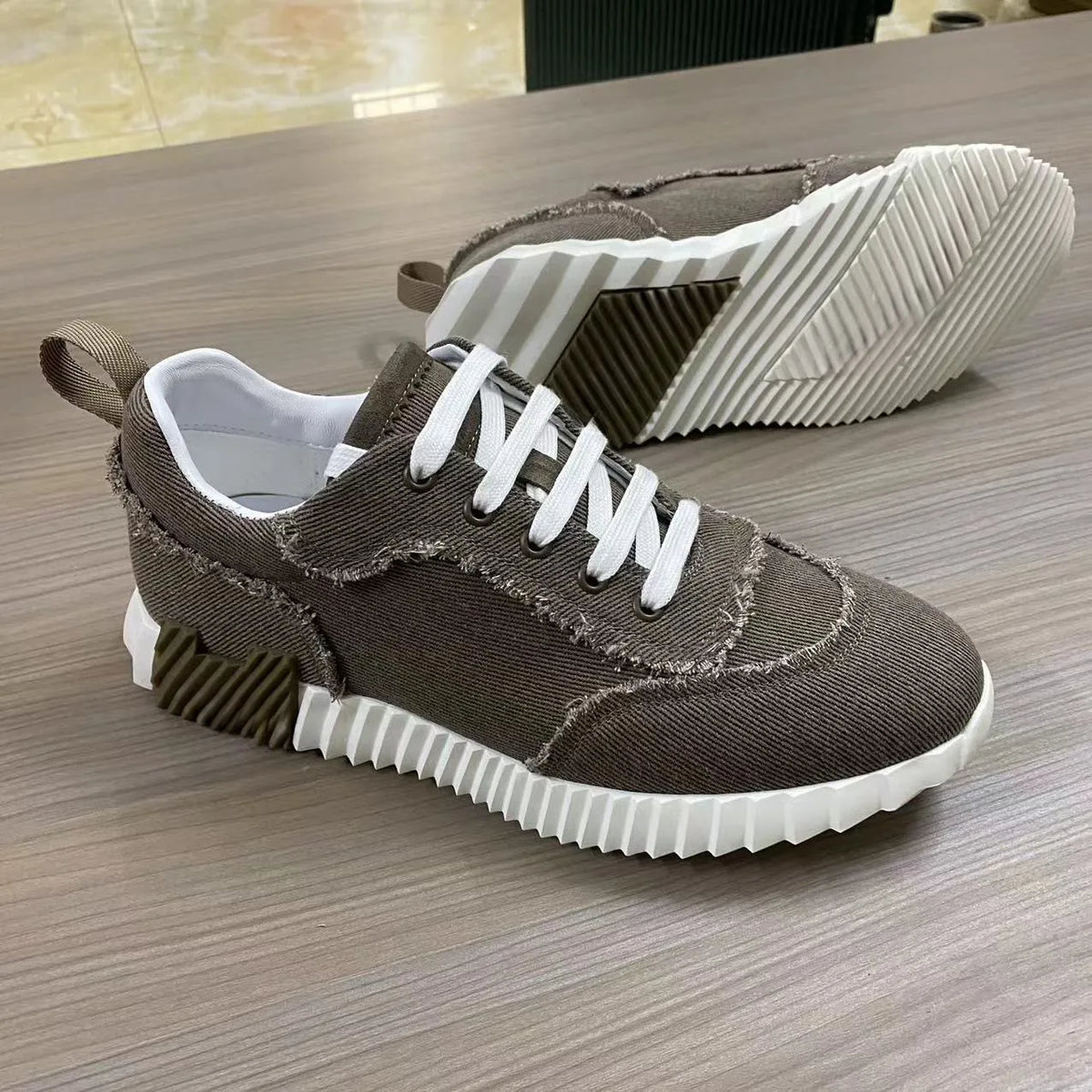 New 2026 Men's Casual Shoes Denim Wear-Resistant Fashionable Couple Style Sports Shoes Anti-Slip Lightweight Comfortable Rubb...