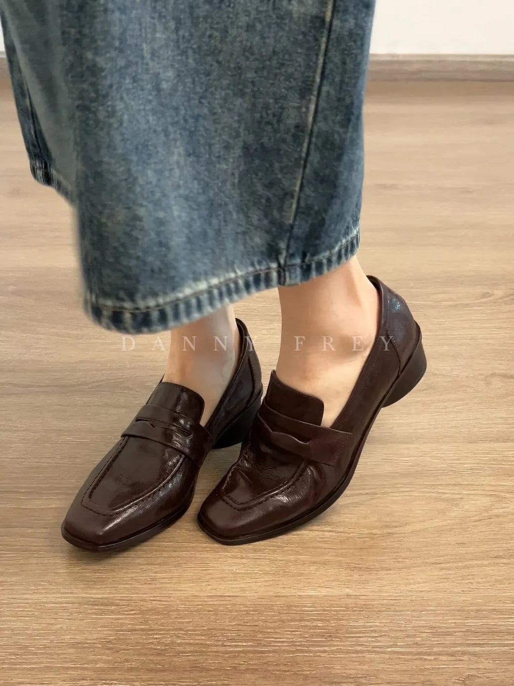 Trendy Work Shoes Women's Slip-On Loafers Artistic Style High Intelligence Sensation British Style Square Head Thick Heel Lea...