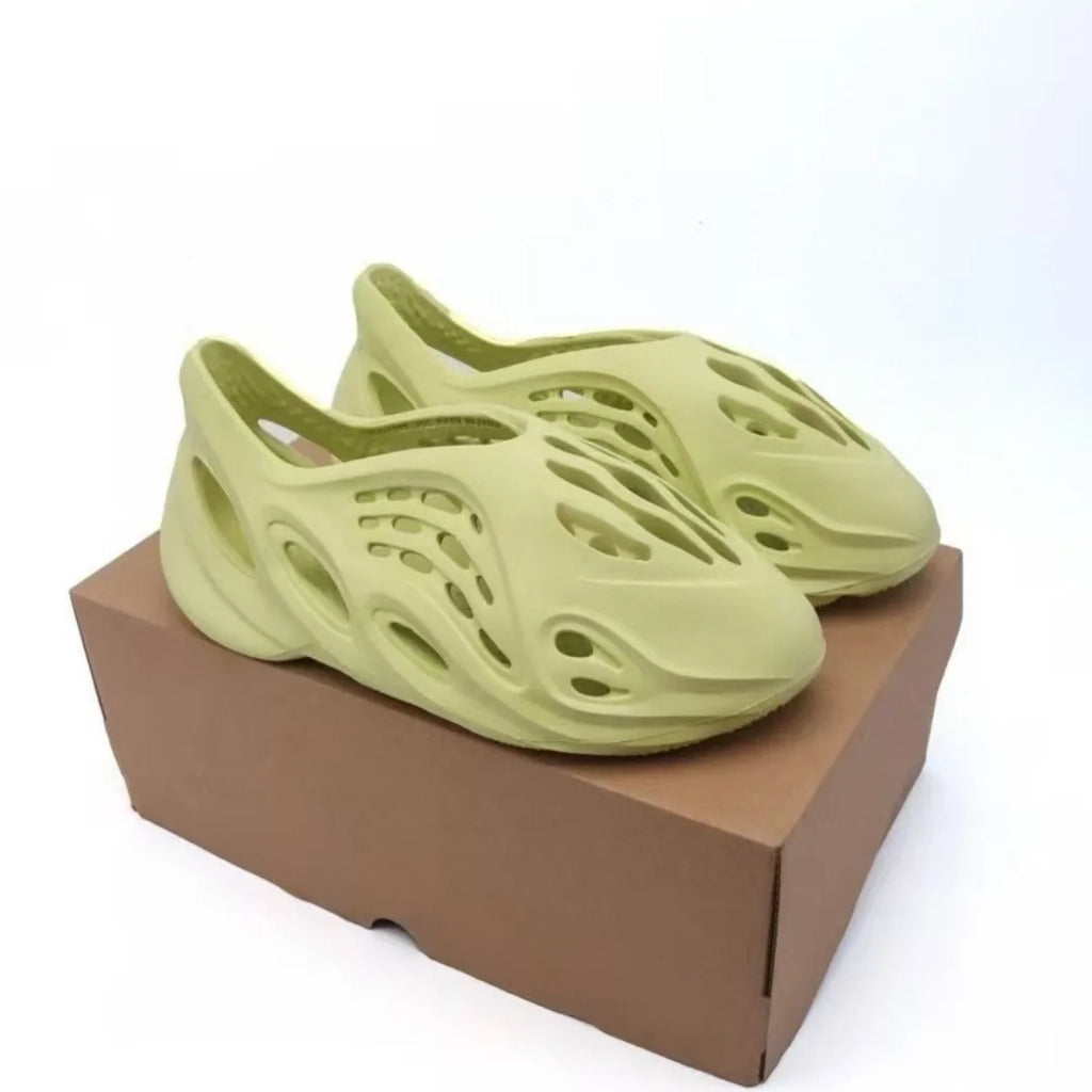 Casual Hollow out Thick Heel Couple Sandals Beach Outdoor Slippers Men Women Breathable Flip Flops Leather Upper Rubber Sole